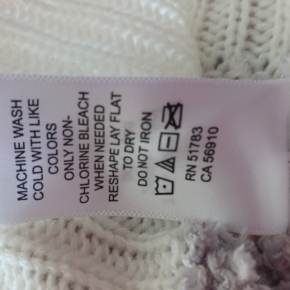 Sweater with hood - Picture 6 of 7